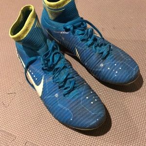 Size 8.5 Superfly 6 neymar outdoor cleats